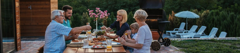 A step-by-step guide to hosting a family meeting